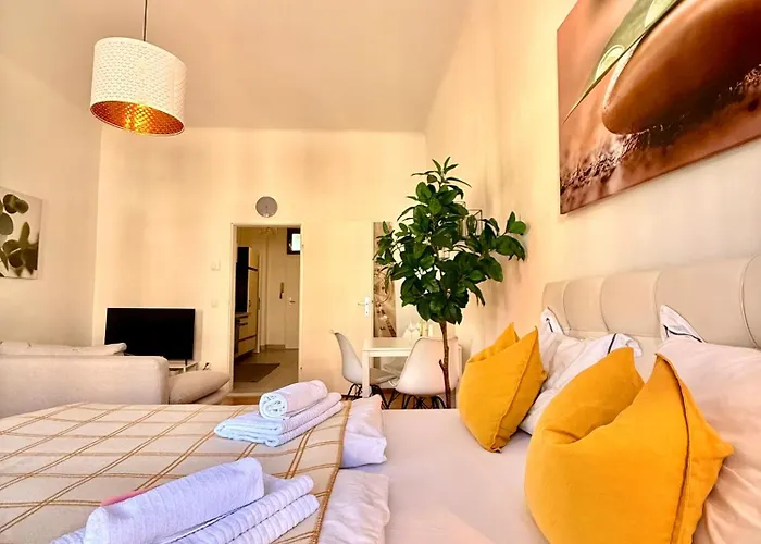 Apartment City&more-11! Schickes Mit Altbauflair! *